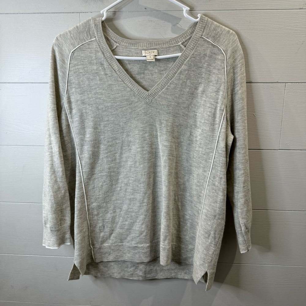J. Crew | V-neck Gray Cozy Sweater Size Small